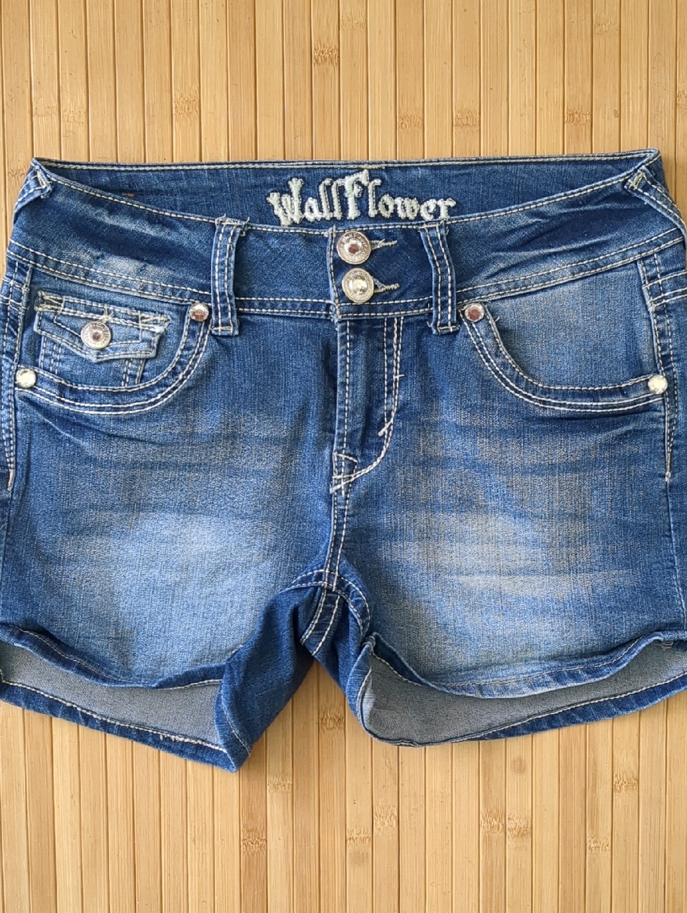 Womens Wallflower Rhinestone Jean Shorts, Size 3
